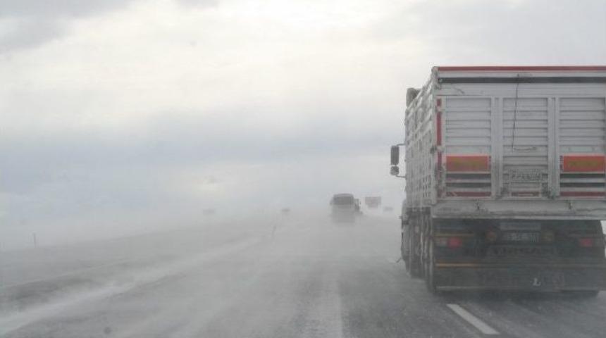 Kars&rsquo;ta Kar Yağışını Etkisini Artırdı