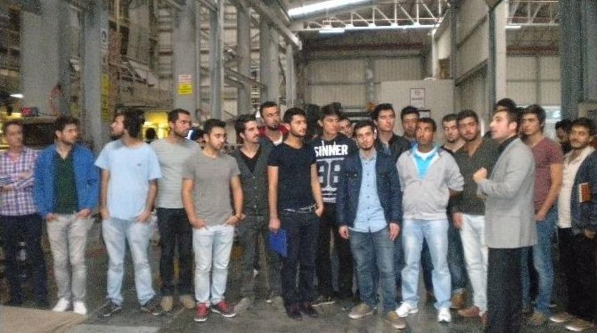 A&uuml; &Ouml;ğrencilerinden Ziyaret