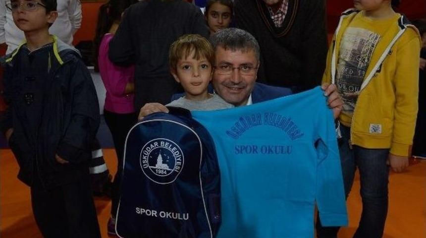 &Uuml;sk&uuml;dar Belediyesi Kış Spor Okulları A&ccedil;ıldı