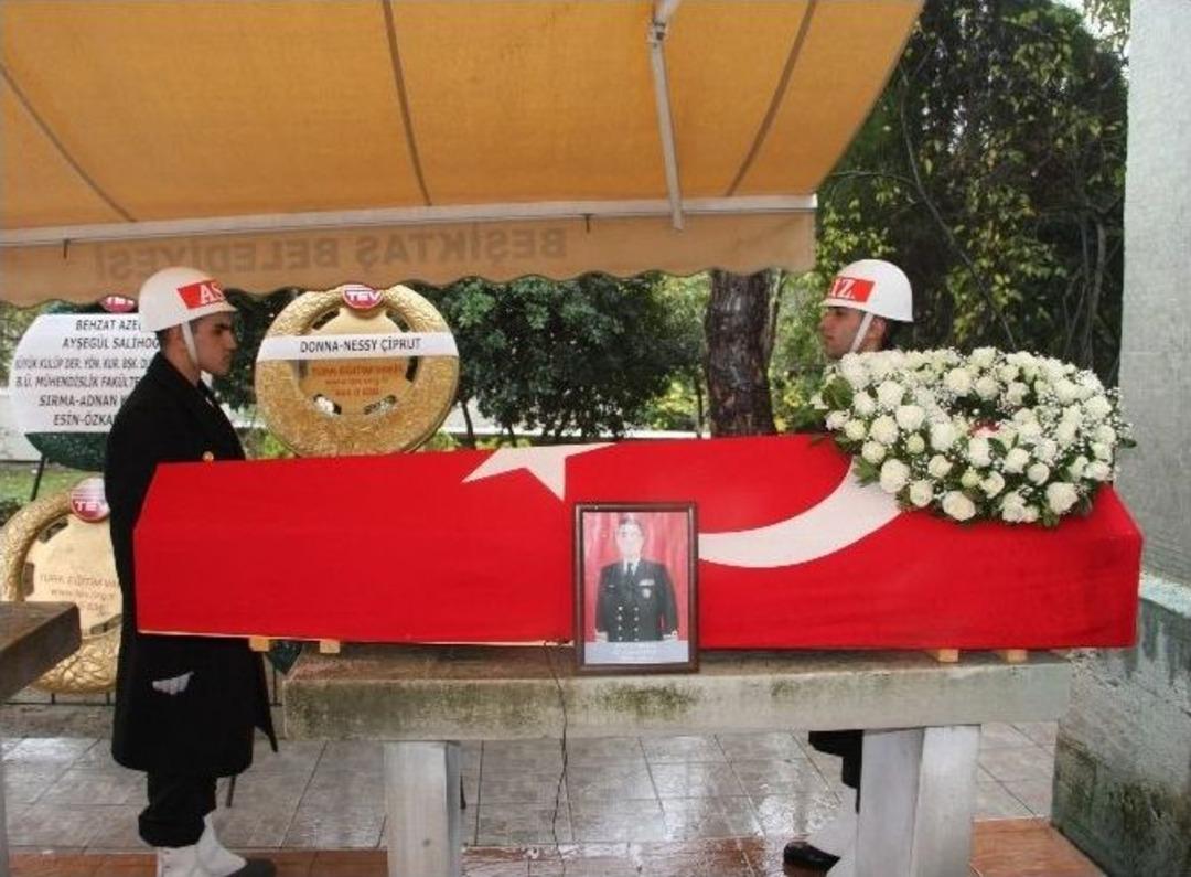 (&ouml;zel) Emekli Koramiral &Ccedil;etin Ersarı Son Yolculuğuna Uğurlandı