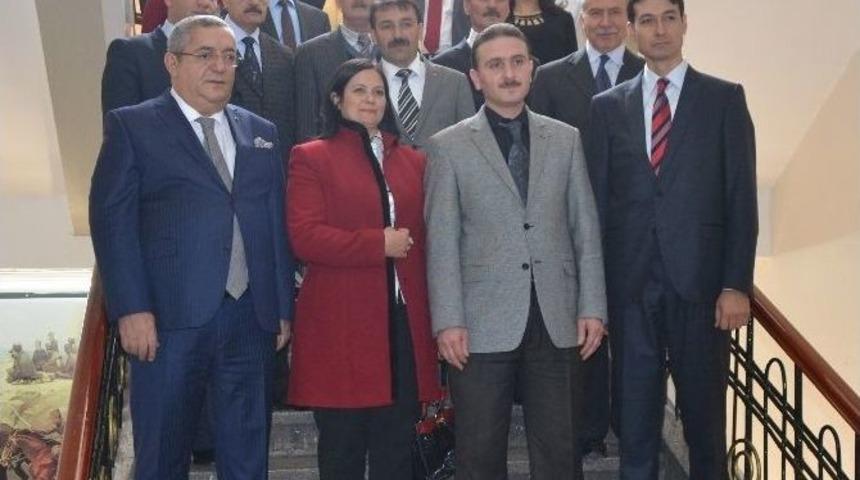 İş Adamı Reşat Erdoğan &Ouml;ğretmenleri Unutmadı