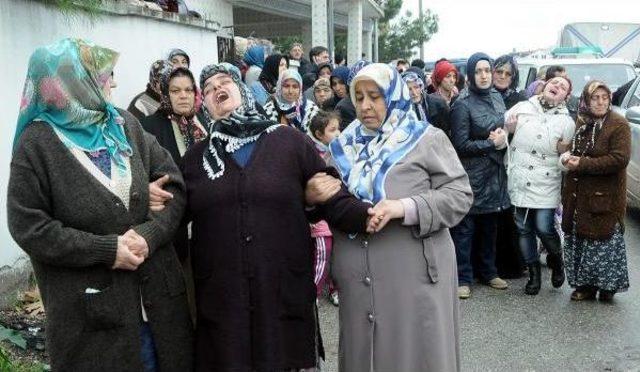 OĞLUNUN CENAZE NAMAZINI KOLUNDA JANDARMA İLE KILDI