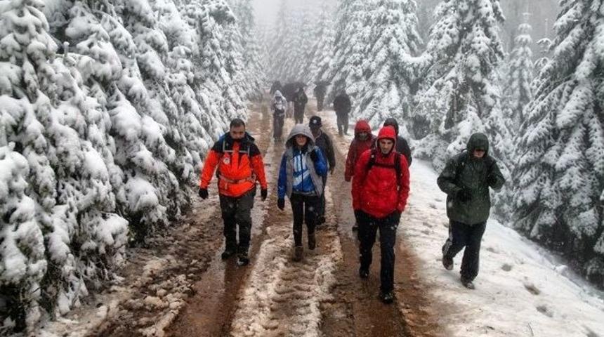 Yılın İlk Karı Eşliğinde Y&uuml;r&uuml;d&uuml;ler