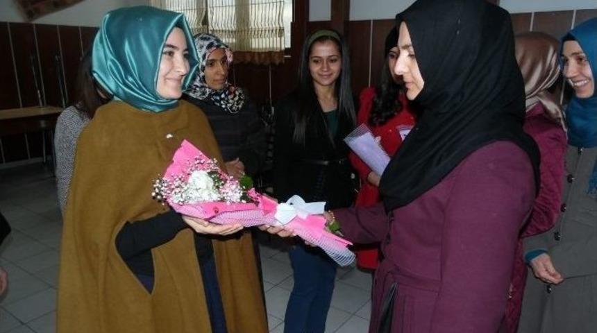 Adilcevazlı Hanımlardan &Ouml;ğretmenler G&uuml;n&uuml; Kutlaması