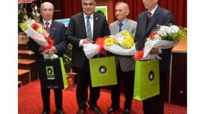 Başkan Özgüven Öğretmenlerini Unutmadı