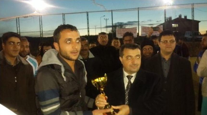 P&uuml;t&uuml;rge İl&ccedil;esindeki Futbol Turnuvası Sona Erdi