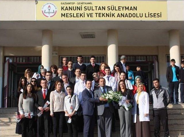 Medicalpark Hastanesi &Ouml;ğretmenleri Unutmadı 2