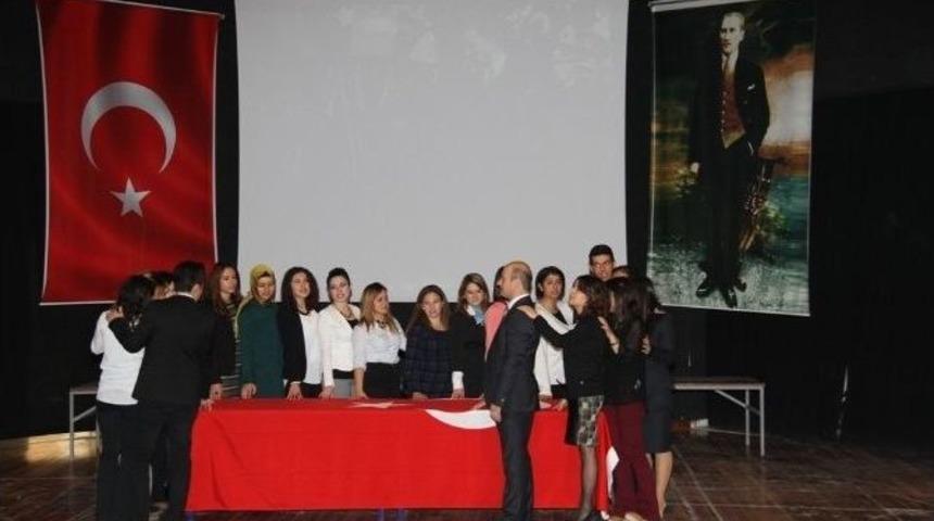 Bucalılar &Ouml;ğretmenlerini Unutmadı