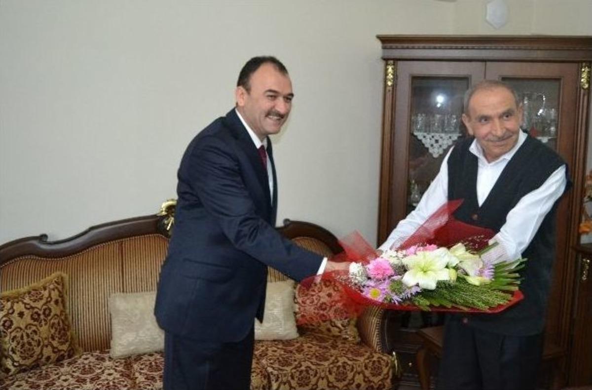 Kayseri Milli Eğitim M&uuml;d&uuml;r&uuml;nden &Ouml;ğretmenlere Anlamlı Ziyaret