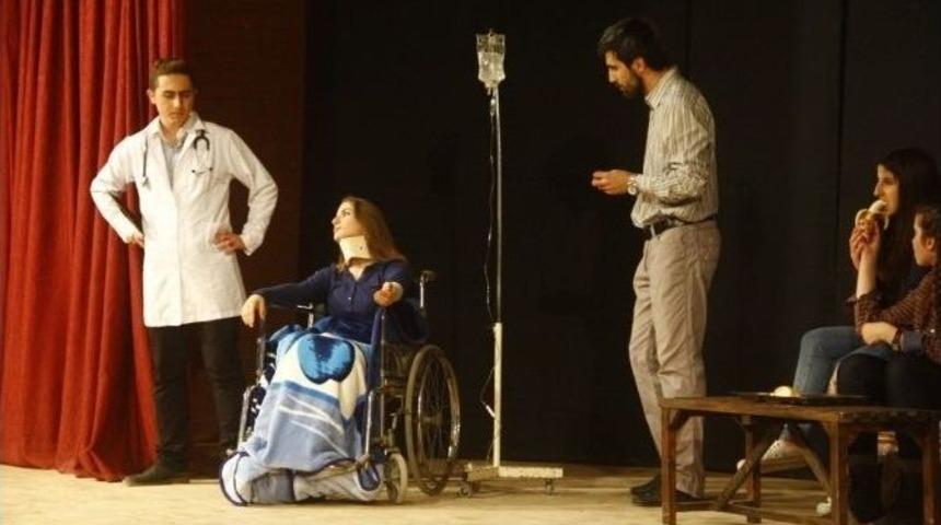 Orhangazi&rsquo;de Tiyatro R&uuml;zgarı