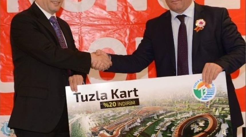 Tuzla Belediyesi, İl&ccedil;edeki &Ouml;ğretmenlerin G&uuml;n&uuml;n&uuml; Kutladı