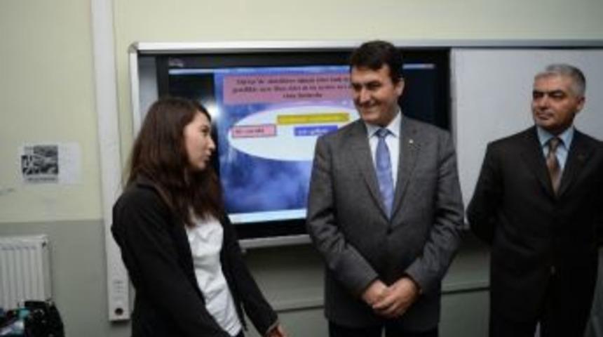 Başkan D&uuml;ndar, &Ouml;ğrencilere Rol Model Oluyor