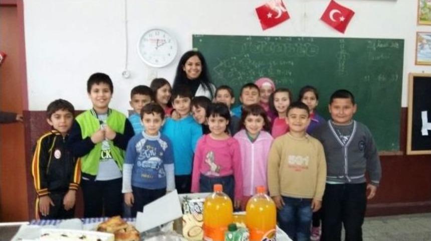 &Ouml;ğrenciler &Ouml;ğretmenlerine S&uuml;rpriz