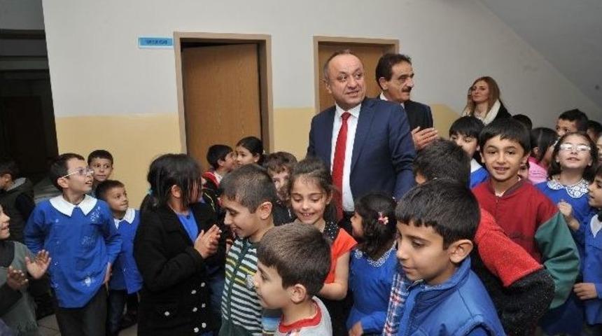 Başkan Babaş, &Ouml;ğretmenlerin G&uuml;n&uuml;n&uuml; Kutladı