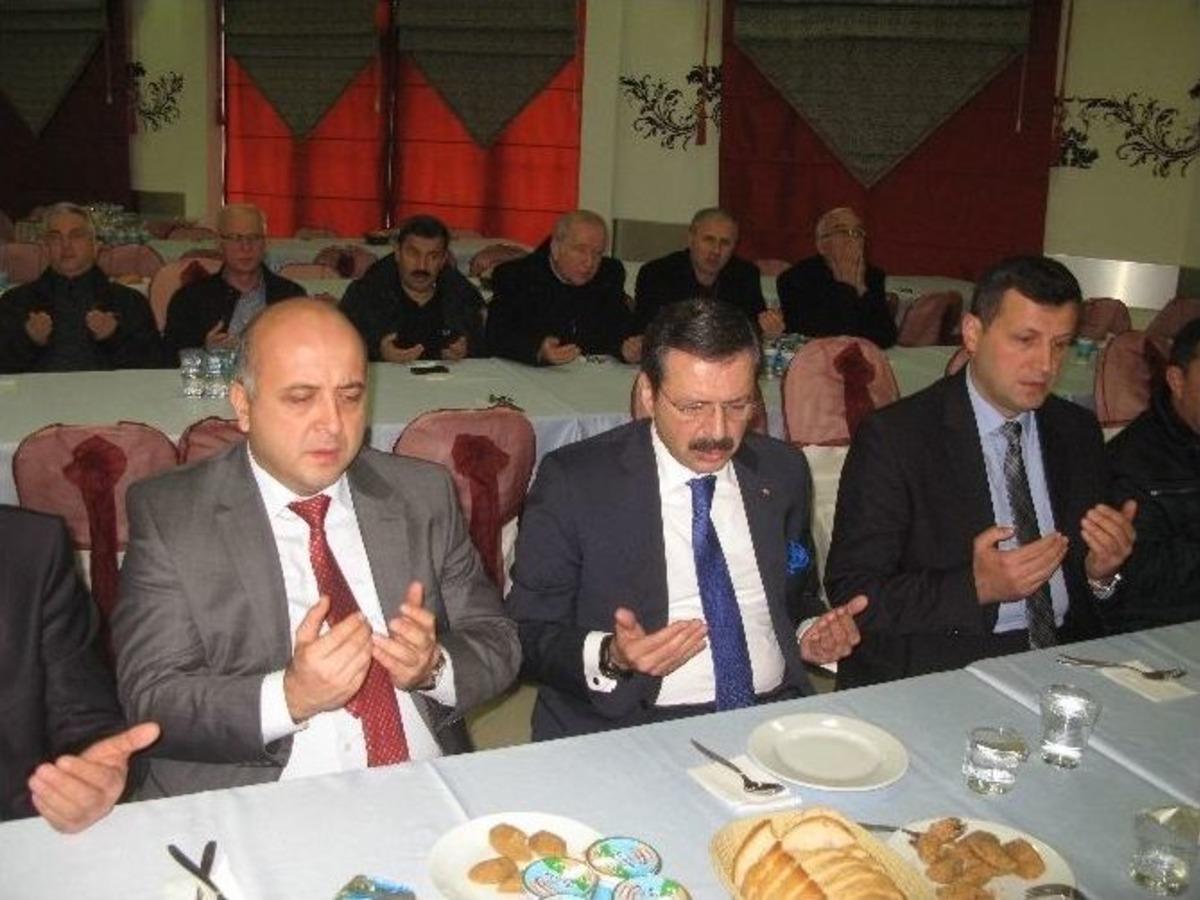 Tobb Başkanı Hisarcıklıoğlu, Niksar&rsquo;da Taziye Ziyaretinde Bulundu