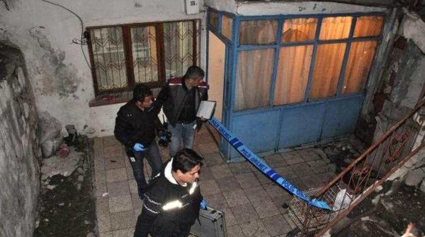 4 &Ccedil;OCUKLU ANNE YATAK ODASINDA İNTİHAR ETTİ