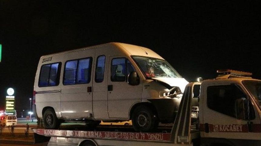 Denizli&rsquo;de İki Minib&uuml;s &Ccedil;arpıştı: 7 Yaralı