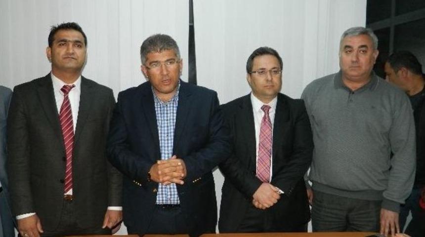 &Ouml;zt&uuml;rk, &ldquo;idare Mahkemeleri Chp&rsquo;nin Arka Bah&ccedil;esimi?&rdquo;