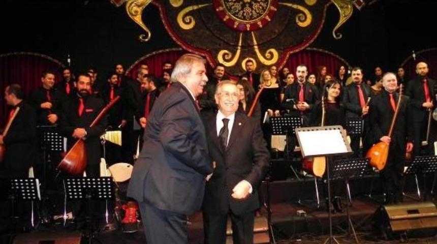 ARİF SAĞ, Y&Uuml;CEL PAŞMAK&Ccedil;I İLE AYNI SAHNEDE