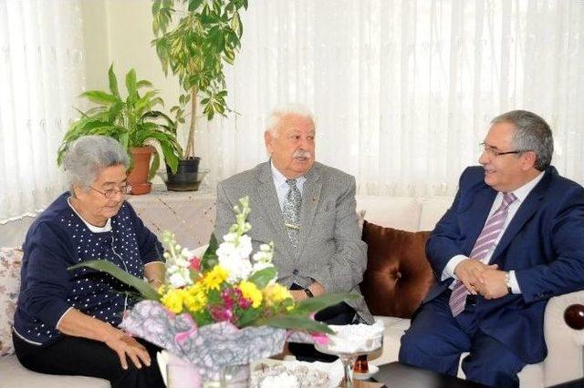 Vali Nayır&rsquo;ın &Ouml;ğretmen G&uuml;n&uuml; Ziyaretleri 1