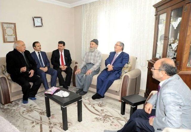 Vali Nayır&rsquo;ın &Ouml;ğretmen G&uuml;n&uuml; Ziyaretleri 3