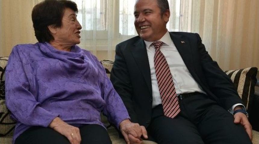 Başkan B&ouml;cek&rsquo;ten &Ouml;ğretmenine Vefa Ziyareti