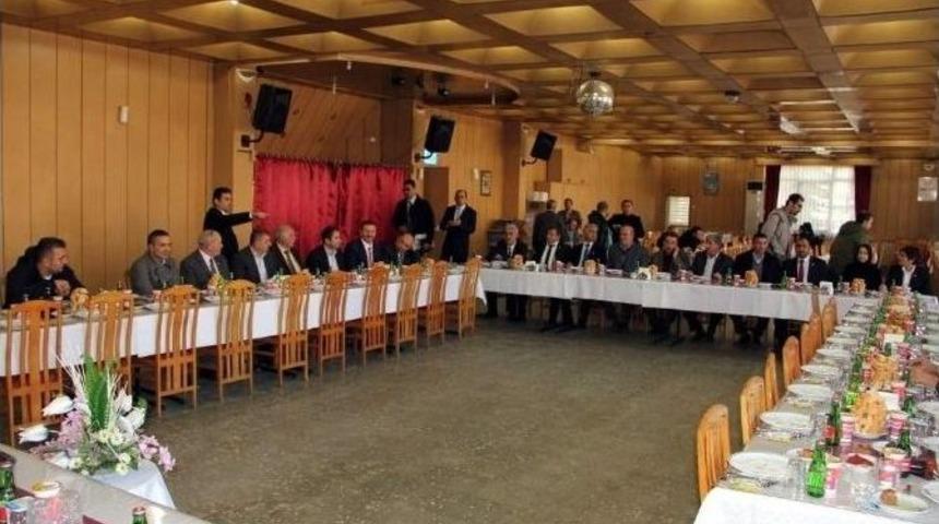 Vali, K&uuml;tahya İl Genel Meclisi &Uuml;yeleriyle Yemekte Buluştu