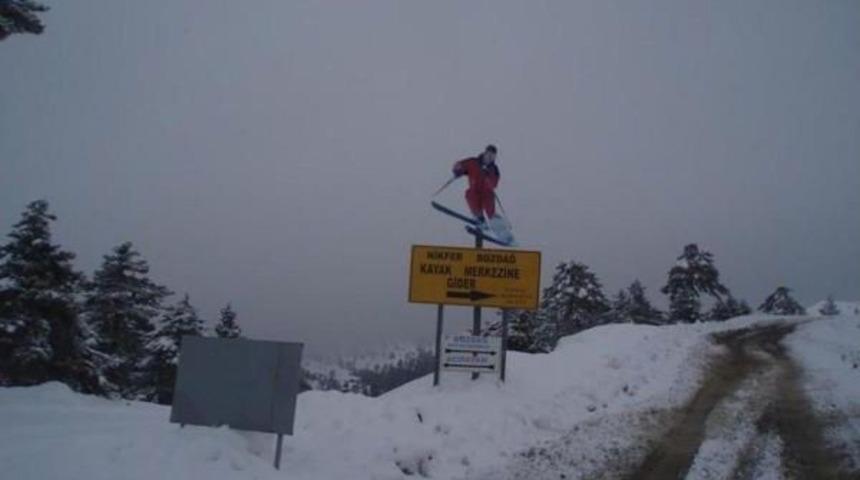 DENİZLİ'DE MEVSİMİN İLK KAR YAĞIŞI