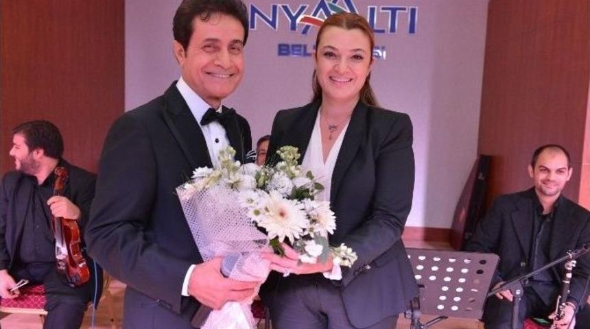 Konyaaltı&rsquo;nda Zekai Tunca&rsquo;dan Muhteşem Bir Konser