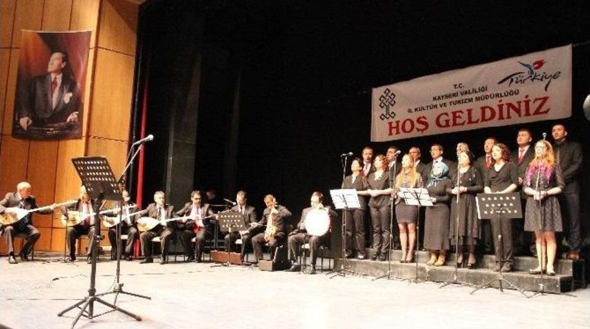 Türkü Gecesi’ne Büyük İlgi