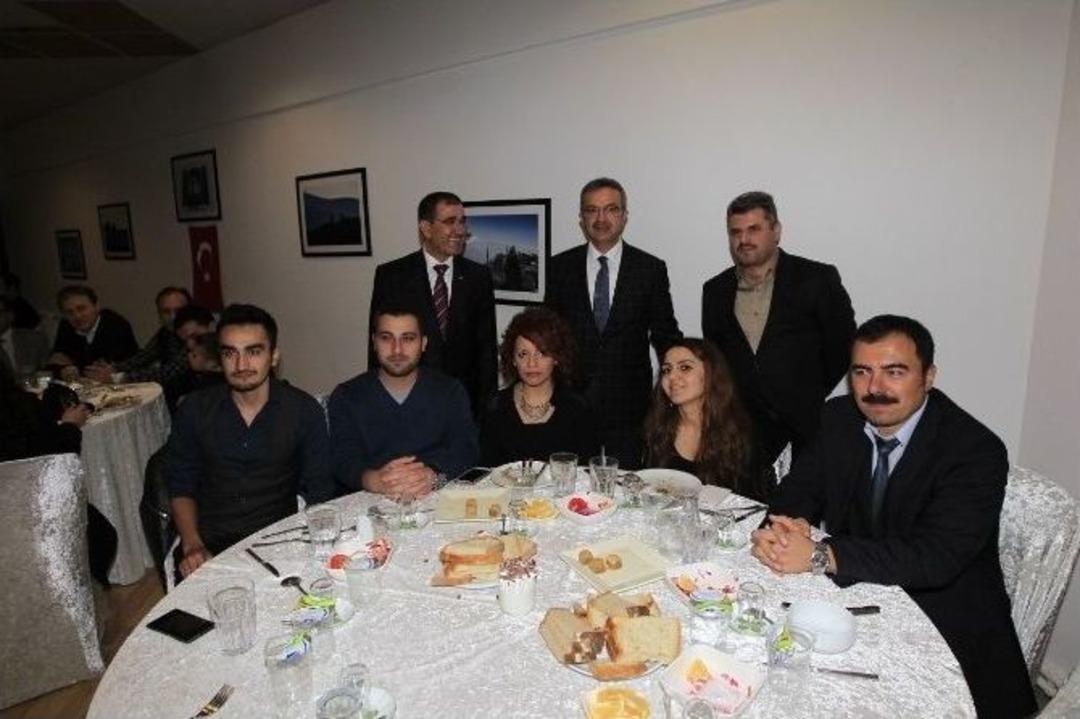 Gebzeli &Ouml;ğretmenler Yemekte Buluştu