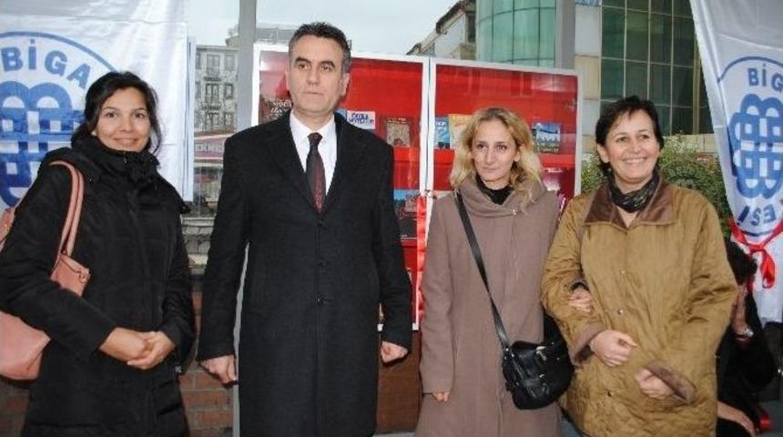 Çanakkale’de Otobüs Duraklarına Kütüphane