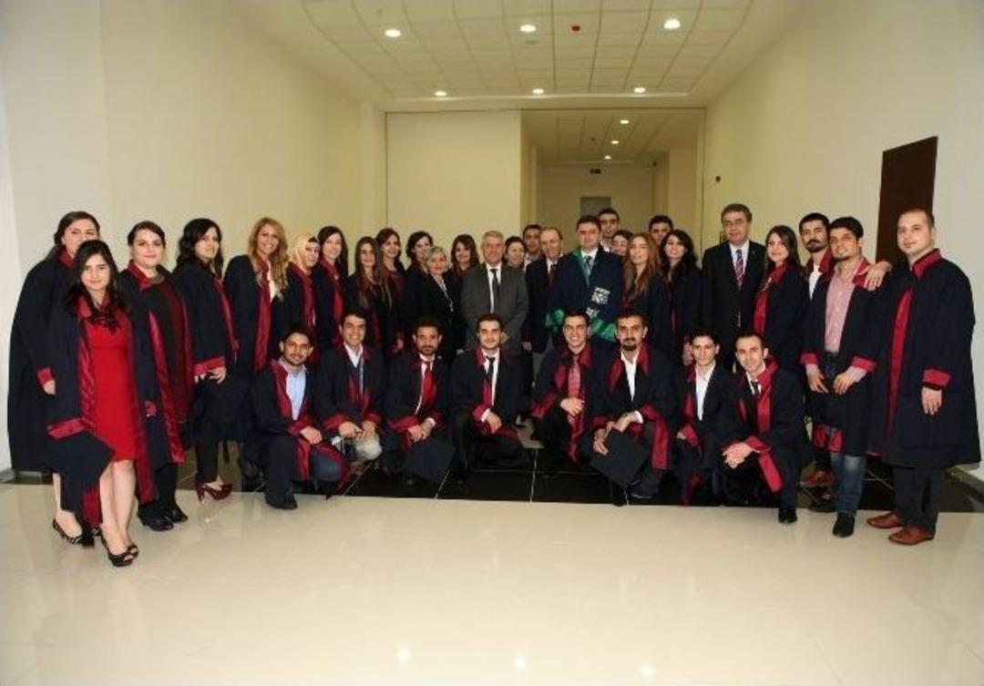 34 Gen&ccedil; Diş Hekimi Yemin Etti, Mesleğe Adım Attı