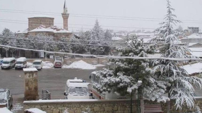 Eskişehir&rsquo;e Yılın İlk Karı Yağdı