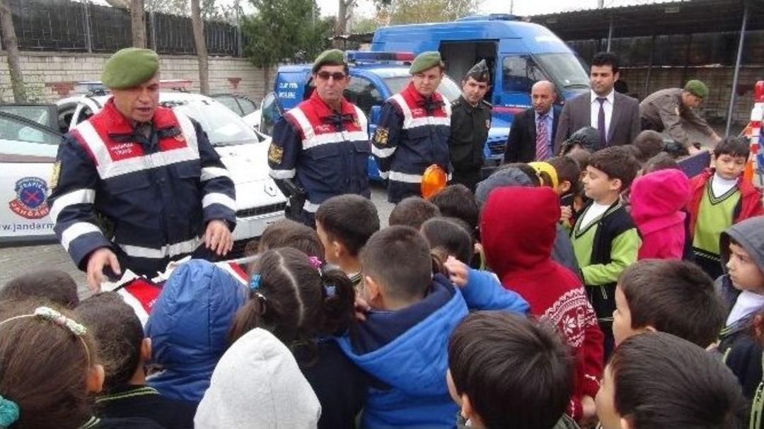İlkokul &Ouml;ğrencilerine Jandarma Tanıtıldı
