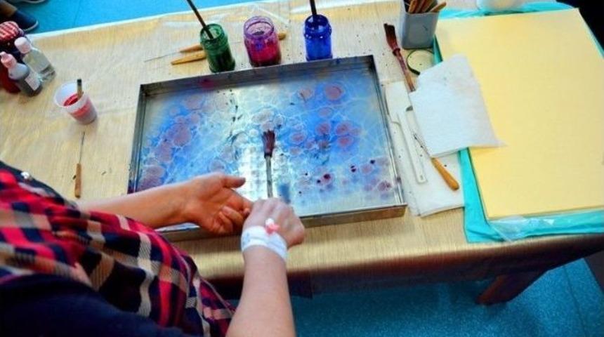 Psikiyatri Hastaları Ebru Yaptı