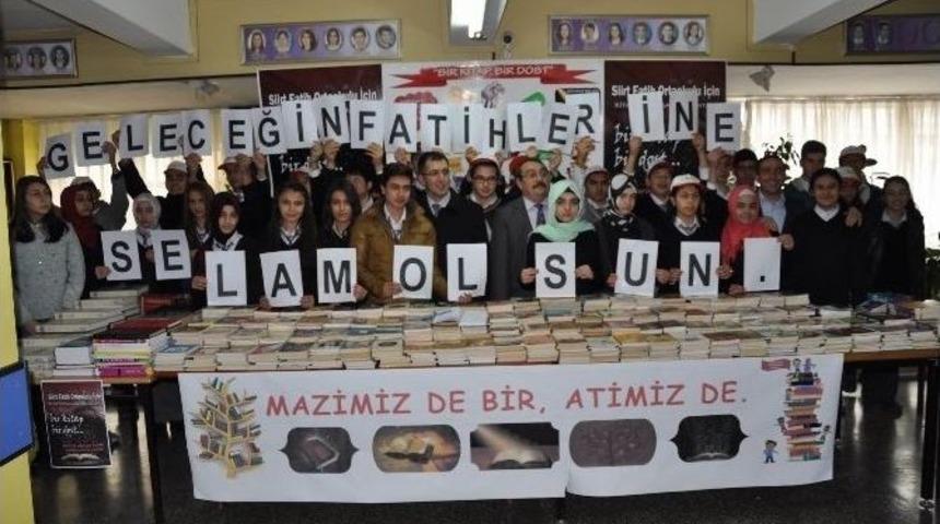 Kardeş Okulları İ&ccedil;in Kitap Topladılar