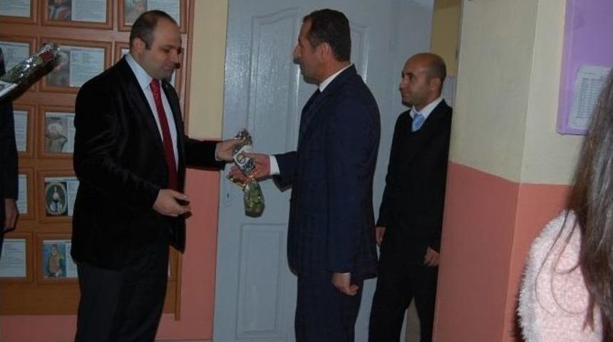 Kaymakam Kaya &Ouml;ğretmenler G&uuml;n&uuml;&rsquo;n&uuml; Kutladı