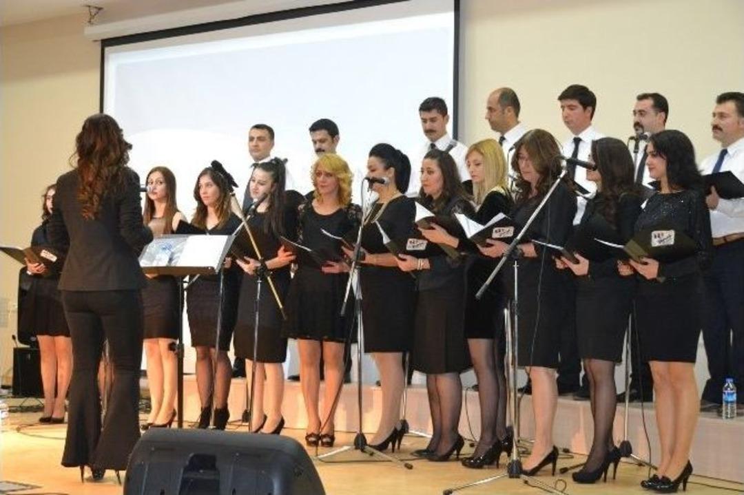 &Ouml;ğretmenler H&uuml;nerlerini Sergiledi