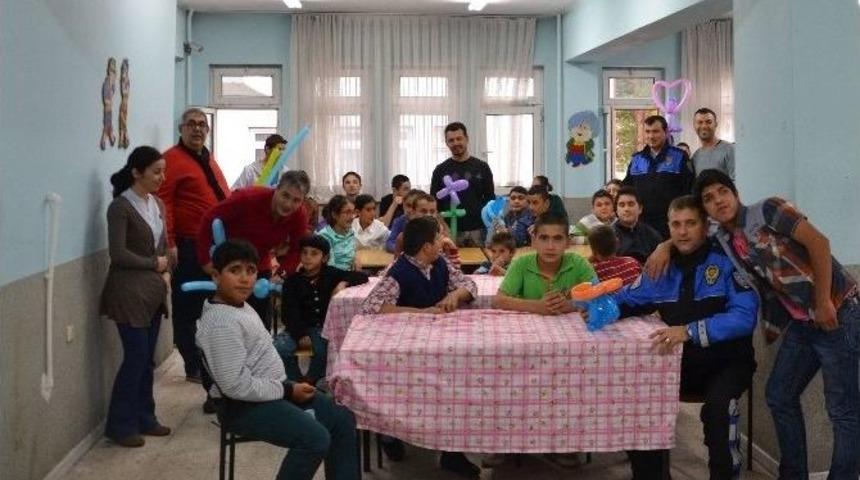 Toplum Destekli Polisten Anlamlı Ziyaret