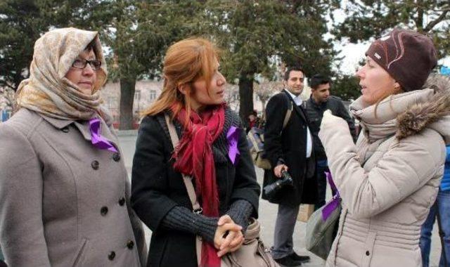 ERZURUM DA KADINA YÖNELİK ŞİDDETE HAYIR İÇİN YÜRÜDÜLER 1