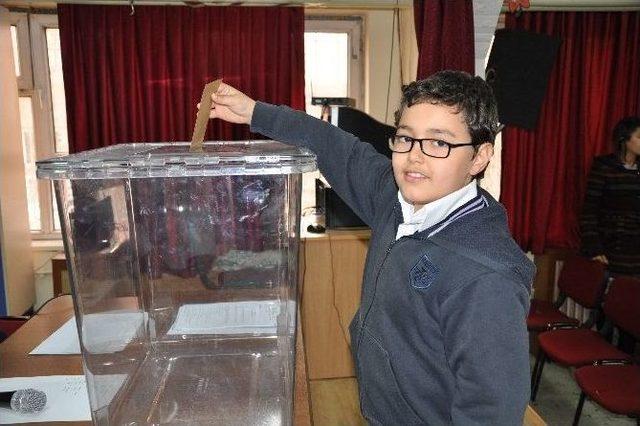 Bu Kez Öğrenciler Başkanlarını Seçti 2