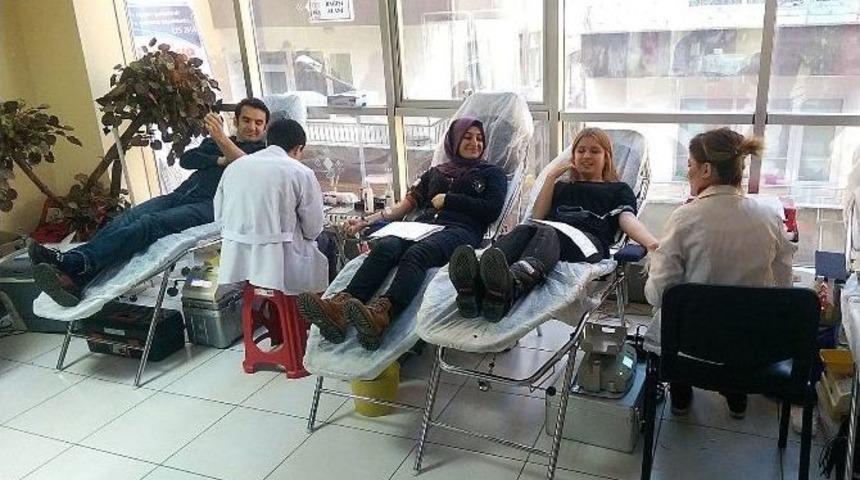 Dershaneden Kan Bağışı