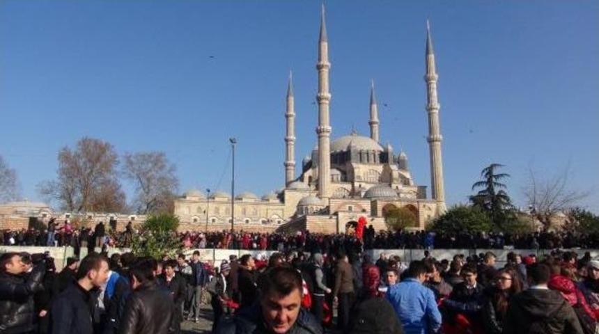 SOLOT&Uuml;RK&rsquo;TEN EDİRNE&rsquo;DE KURTULUŞ G&Ouml;STERİSİ