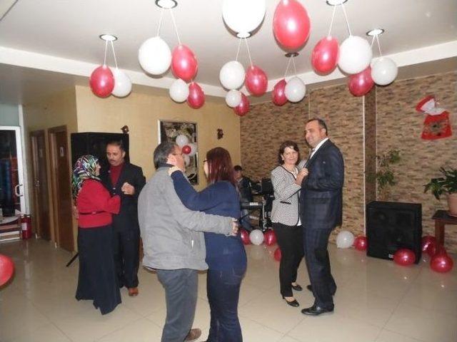 Osman &Ouml;nal Okul Aile Birliği, &Ouml;ğretmenleri Yemekte Buluşturdu 1