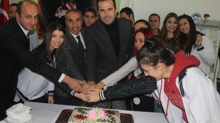 Spor Etkinlikleri A.ş. &Ouml;ğretmenler G&uuml;n&uuml;n&uuml; Kutladı