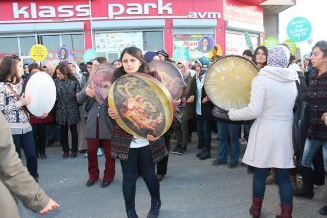 Van Dökh Kadına Şiddete Karşı Yürüyüş Ve Basın Açıklaması Yaptı