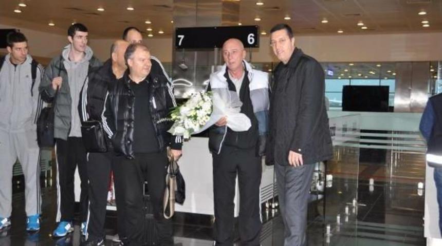 SIRP PARTİZAN TAKIMI &Ccedil;İ&Ccedil;EKLERLE KARŞILANDI