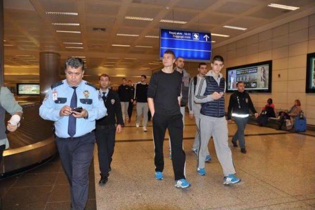 SIRP PARTİZAN TAKIMI &Ccedil;İ&Ccedil;EKLERLE KARŞILANDI 3