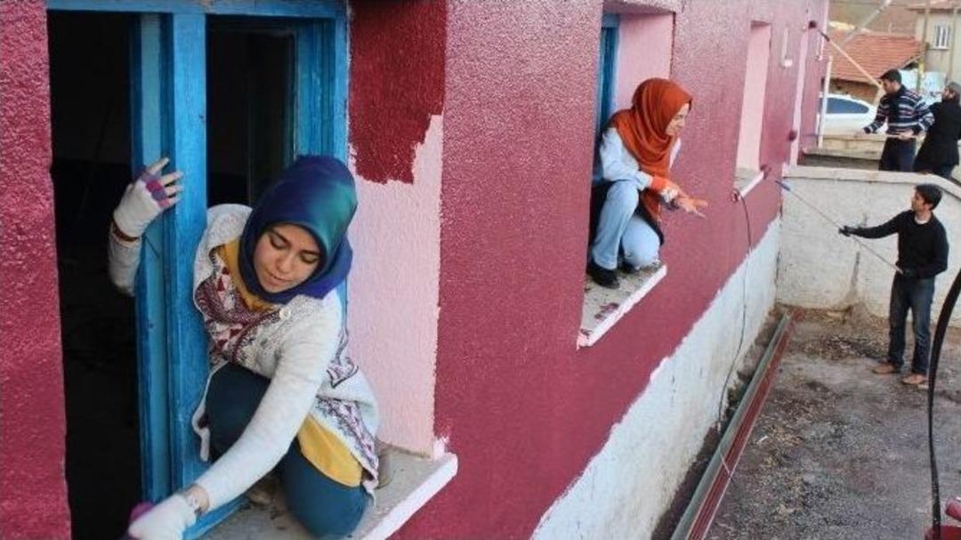 Ak Parti Ankara İl Gen&ccedil;lik Kollarından Okul Restorasyonu